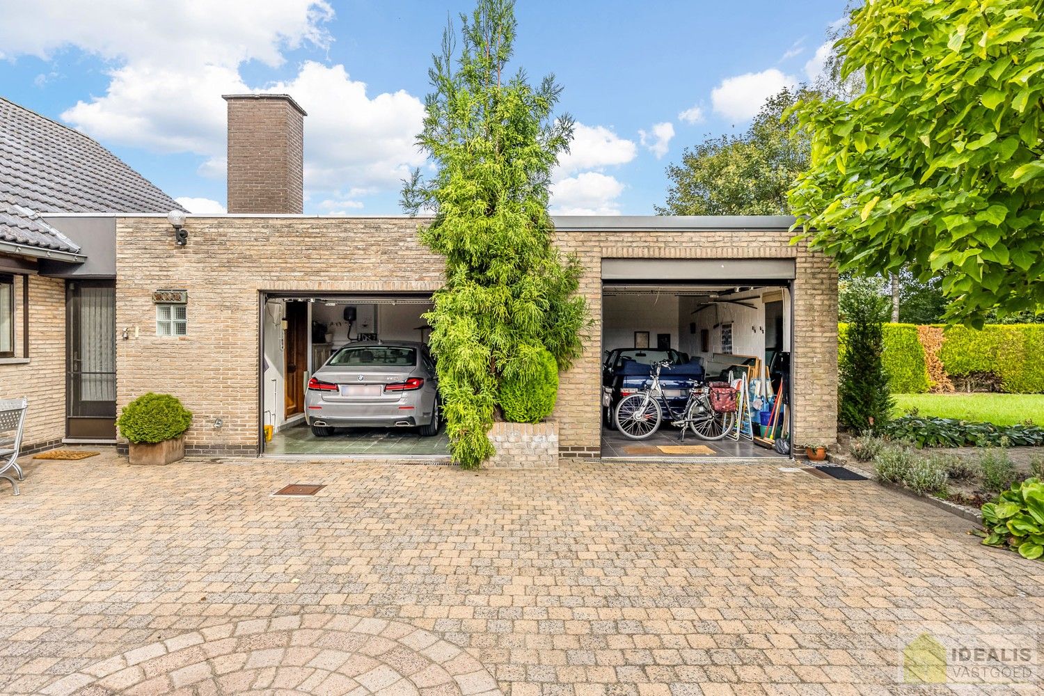 IDEALIS VASTGOED – PERFECT ONDERHOUDEN, INSTAPKLARE WONING +- 175M², MET MAAR LIEFST 4 SLAAPKAMERS, HEERLIJK LICHTRIJKE WOONKAMER EN DUBBELE GARAGE OP EEN PRACHTIG GROEN EN RUIM PERCEEL VAN 18A 43CA. foto 37