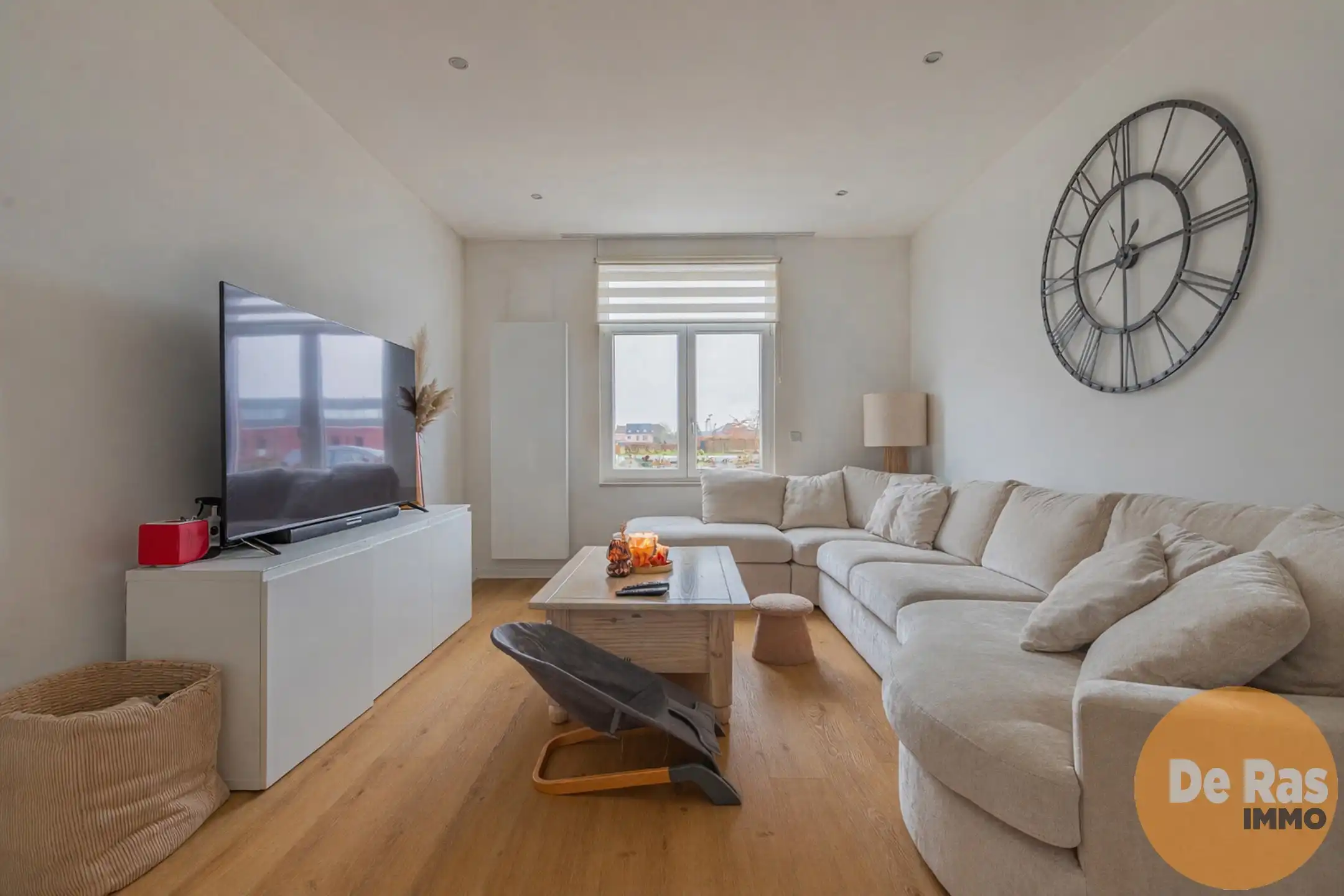 HUMBEEK -Leuke woning met tuin en 3 slpk met zicht op water foto 3