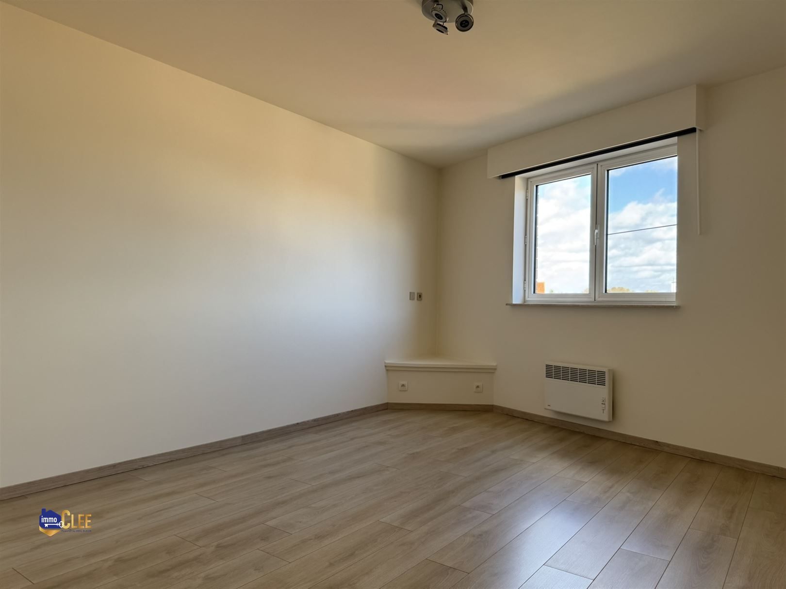 Ruim gerenoveerd appartement op het Sint-Martenplein foto 14