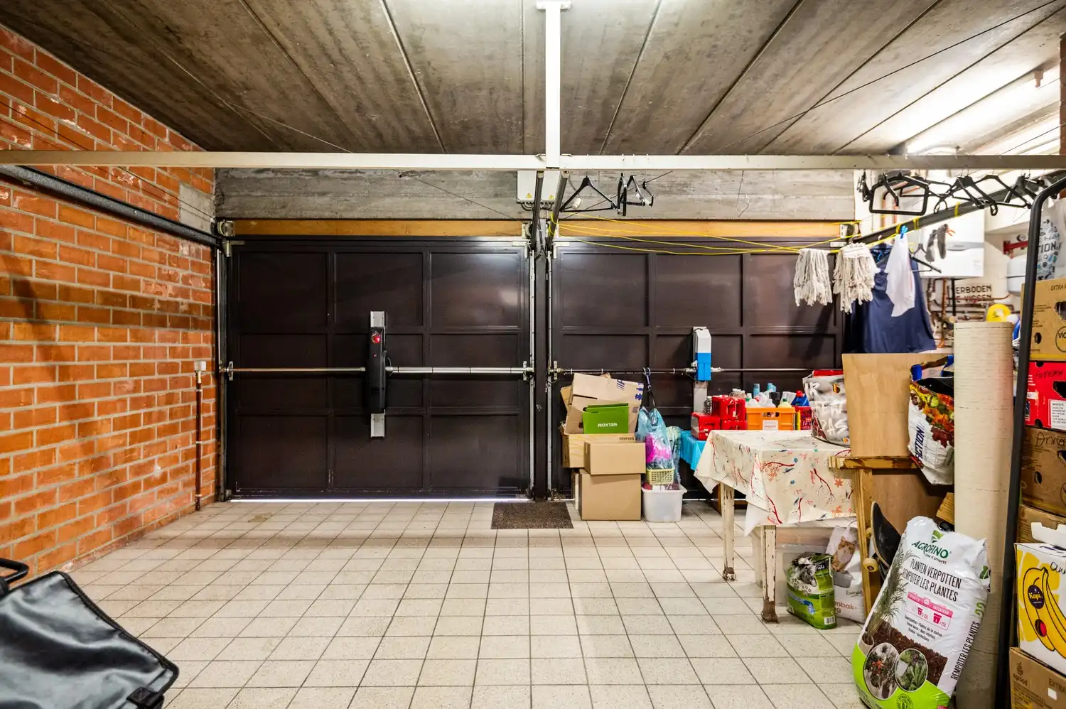 Uitzonderlijke woning met 2 garages, 6 autostaanplaatsen, 3 slaapkamers en uitgestrekt terras in Merksem. foto 30