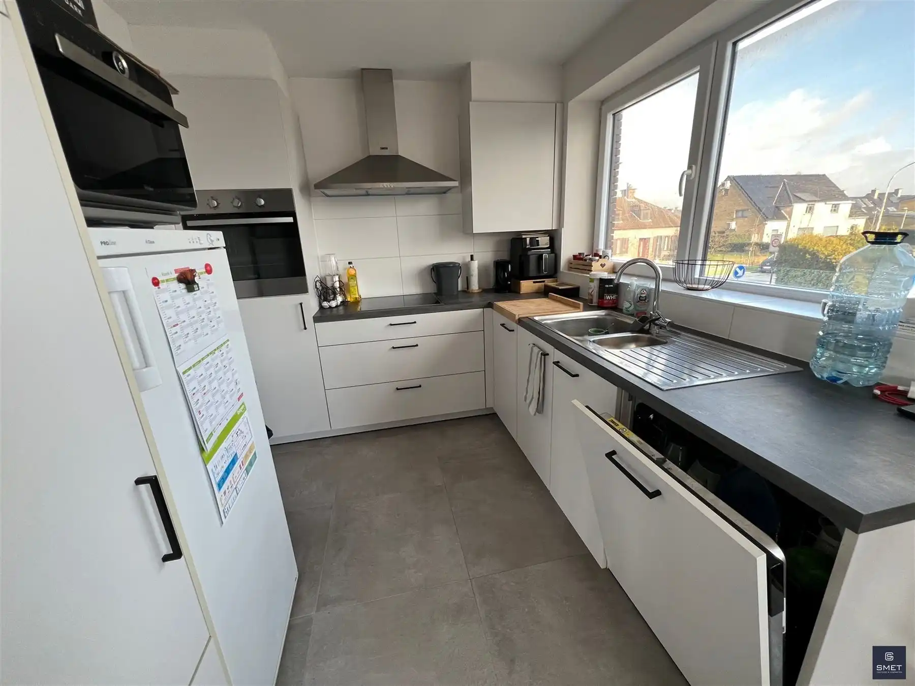 RECENT, MODERN APPART. MET 2 SLPKS EN AUTOSTAANPL. foto 9