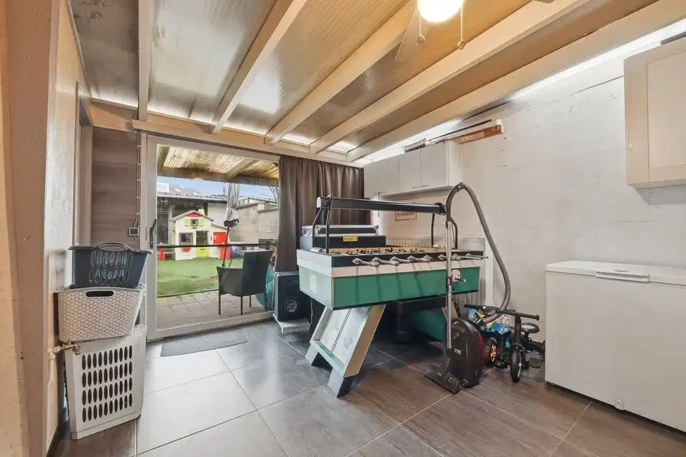 ENERGIEZUINIGE GEZINSWONING MET 3 SLKS, TERRAS EN TUIN IN TONGEREN foto 12