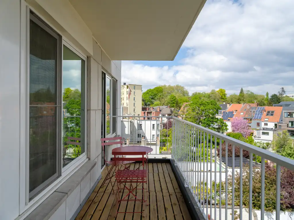 Ruim en lichtrijk 3 slpk appartement met terras nabij het station Gent-Sint-Pieters foto 6