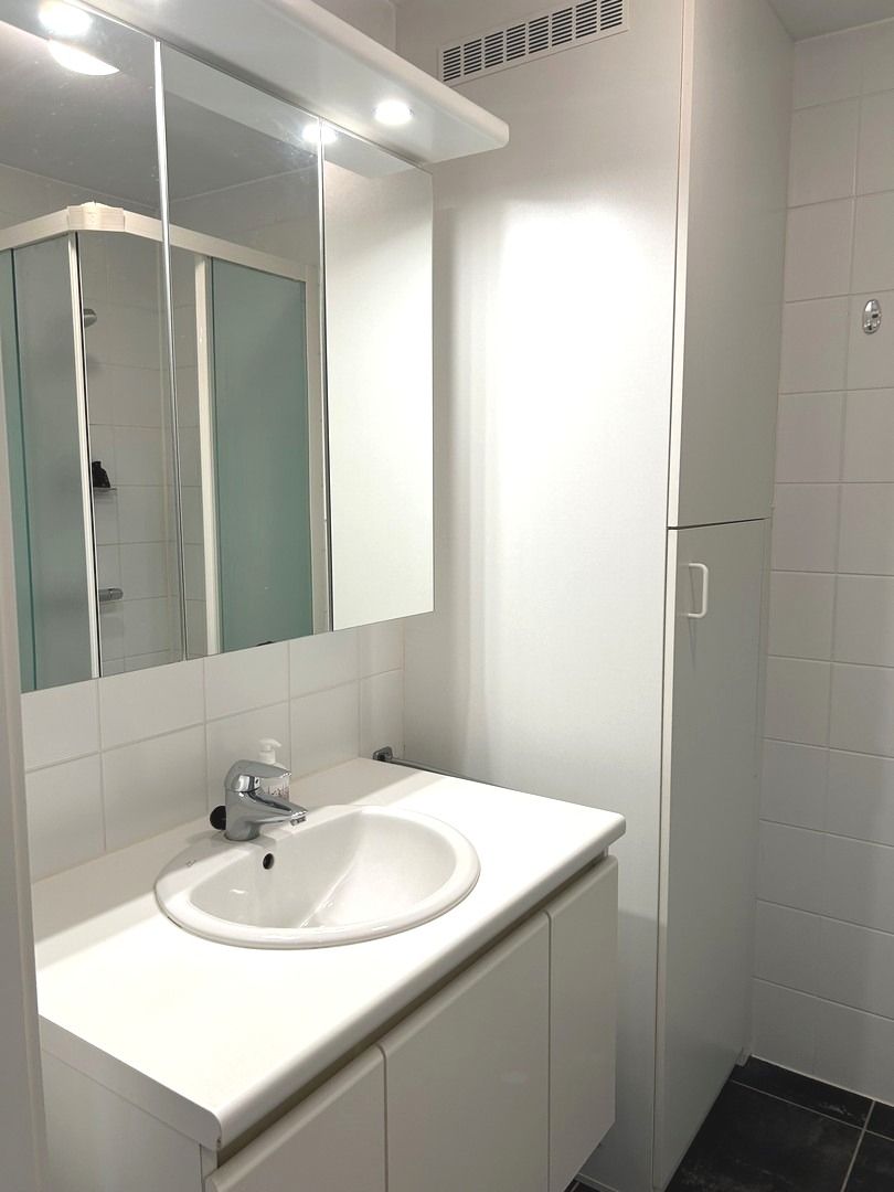 Instapklaar appartement met zijdelings zeezicht foto 8