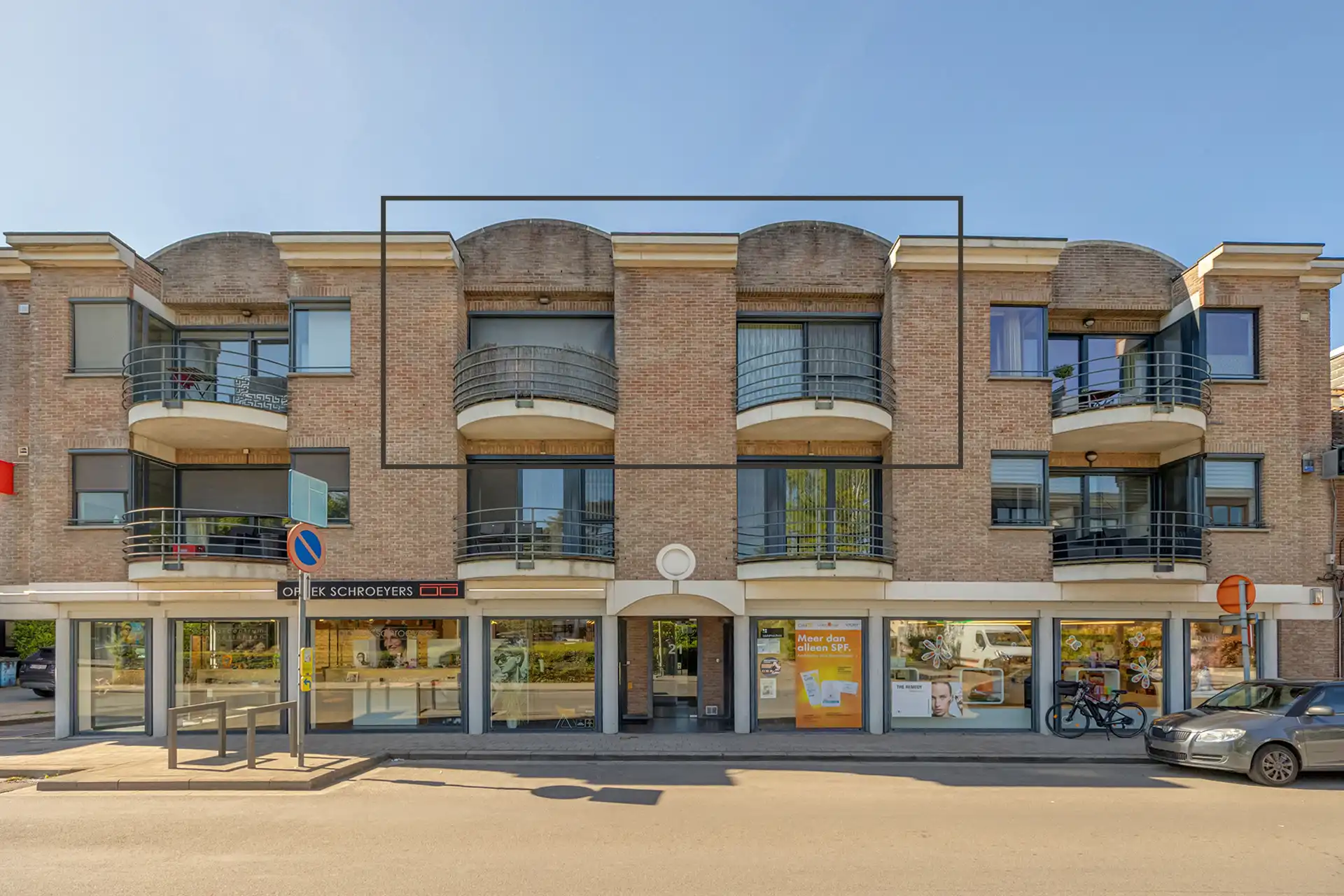 Lichtovergoten appartement met 2 terrassen en garagebox! foto {{pictureIndex}}