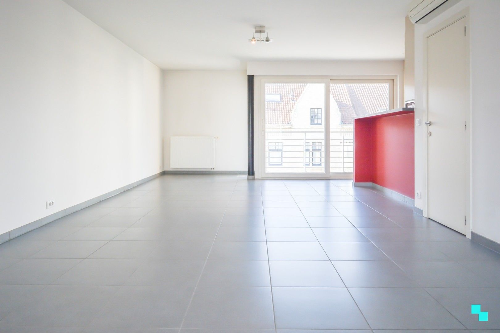 Instapklaar, energiezuinig appartement met staanplaats te Roeselare foto 2