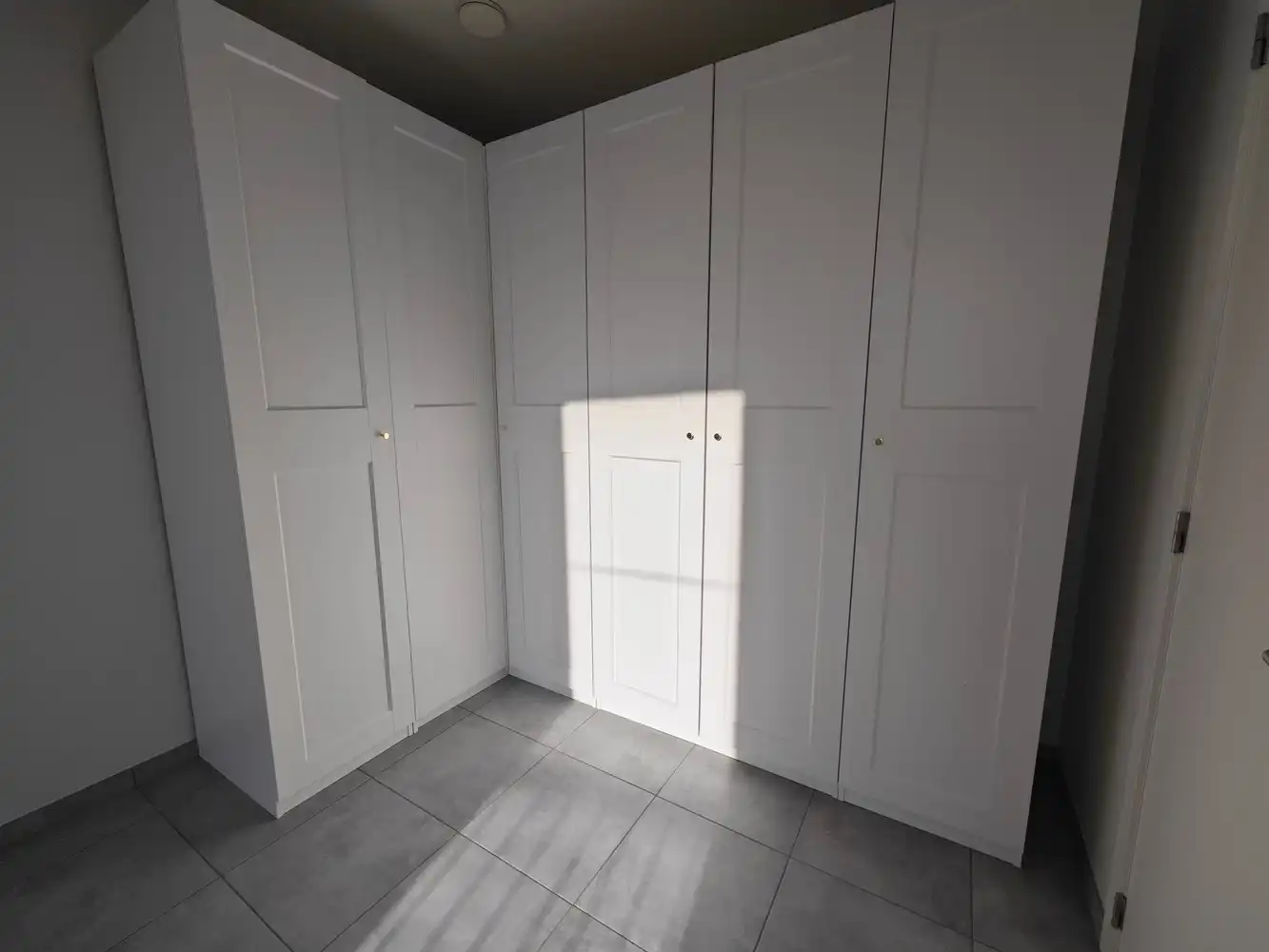 PRACHTIG PENTHOUSE MET 3 SLPKS, ONDERGR. PARKEERPL. EN KELDERBERGING IN HET CENTRUM foto 15