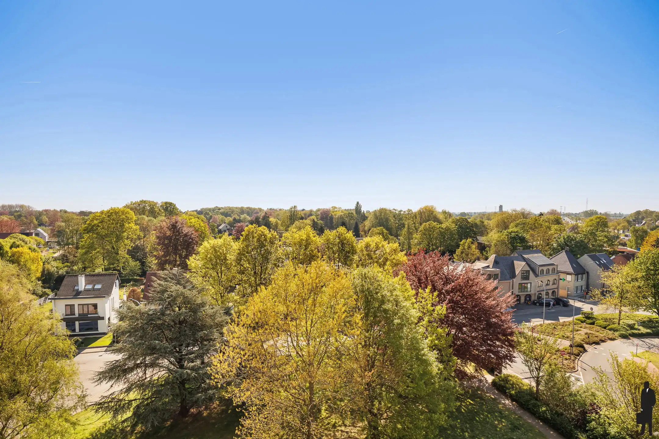 Gerenoveerd appartement met 2 slpks & dubbele garage  foto 11