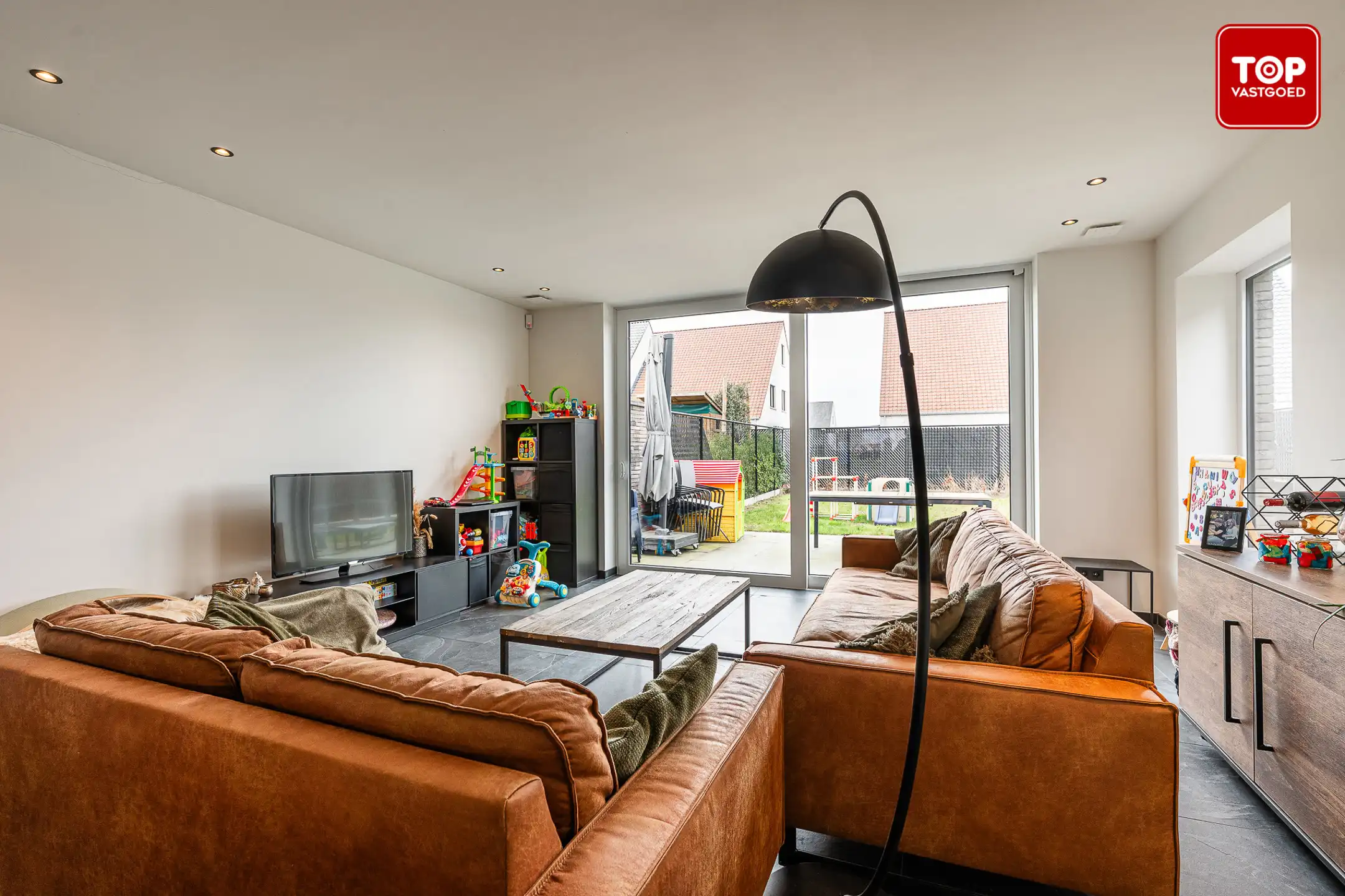 Stijlvolle en energiezuinige gezinswoning met hoogwaardige materialen en zonnige tuin foto 6