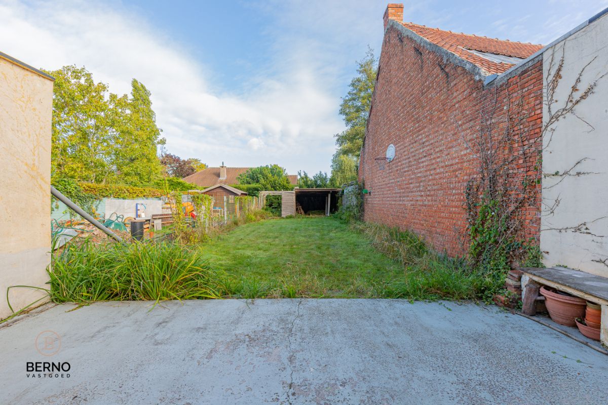Woning met tuin en zij-ingang foto 17