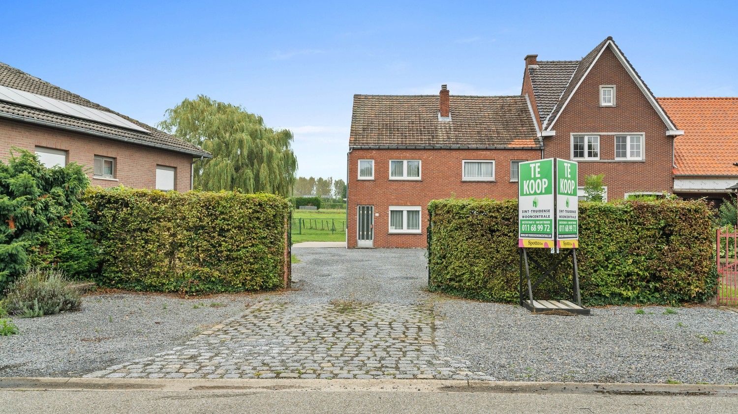 Hoofdfoto van de publicatie: Te renoveren woning gelegen op een schitterende locatie in Vrolingen (Wellen)