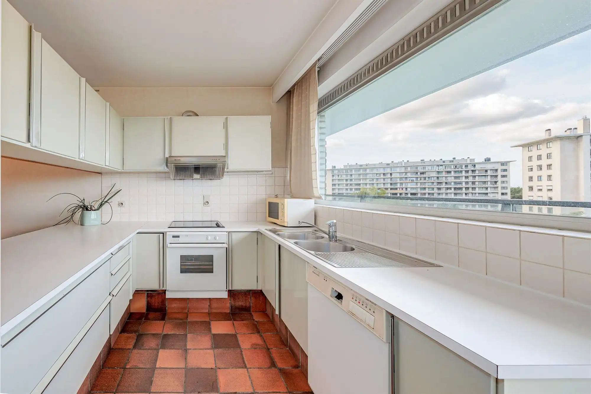 Ruim appartement met 3 slpks, 2 terrassen en garagebox foto 11