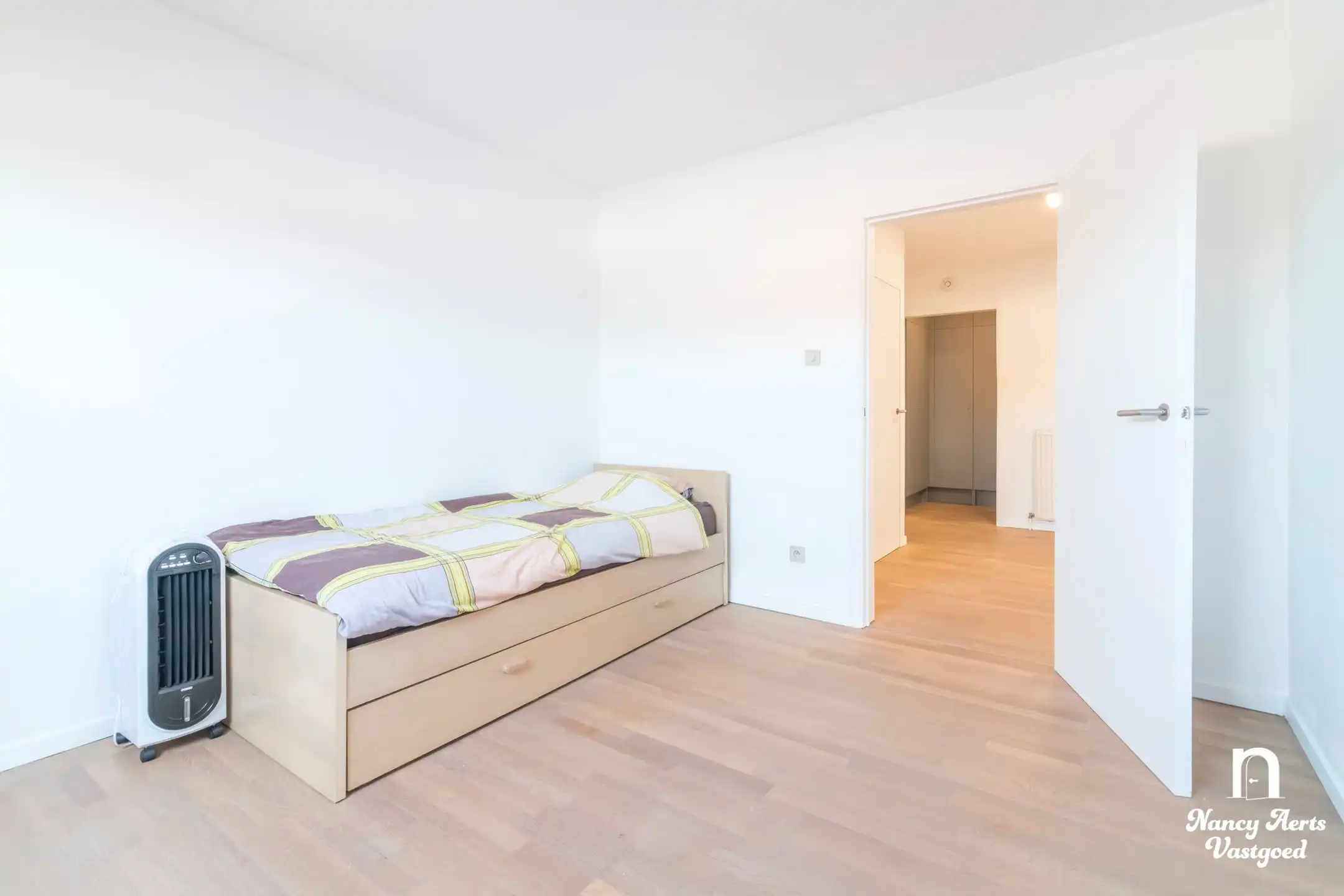 Ruim, lichtrijk appartement met zonnig terras in hartje Paal foto 24