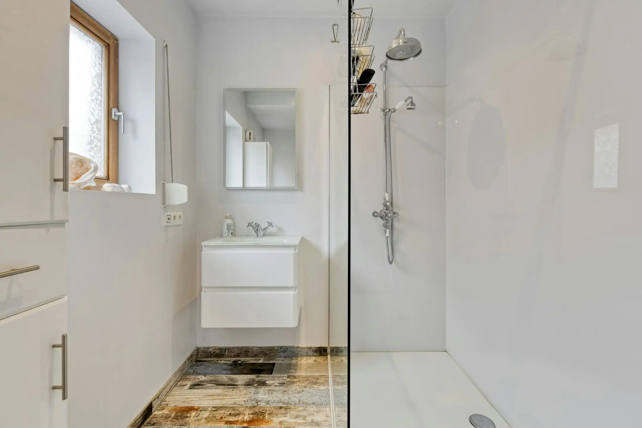 Instapklare, ruime woning in Zepperen op een riant perceel foto 10