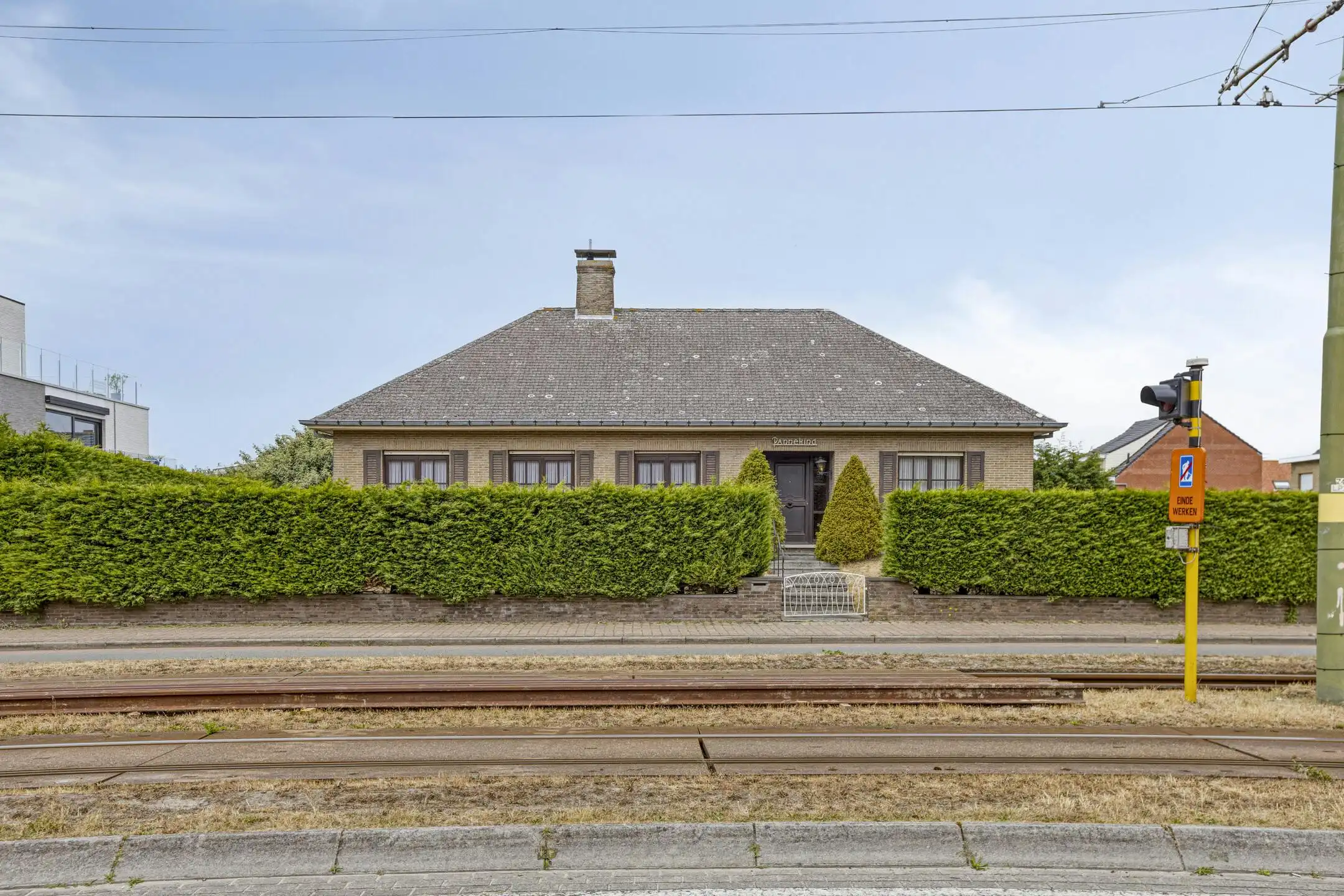 Te renoveren vrijstaande bungalow te koop in De Panne foto 12