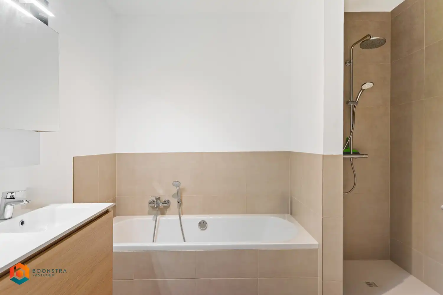 Uniek appartement met 2 slpkrs foto 12