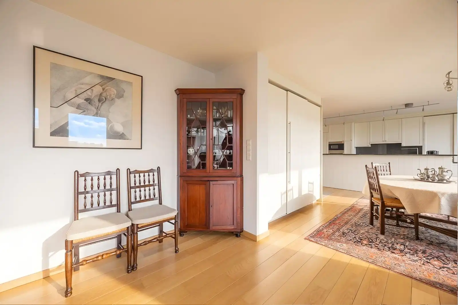 Uniek en royaal appartement met 2 slpk én zonnig leefterras dichtbij zee. foto 5