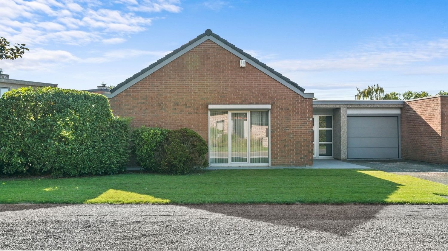 Mooie gelijkvloerse woning met 3 slaapkamers, garage en tuin foto 2