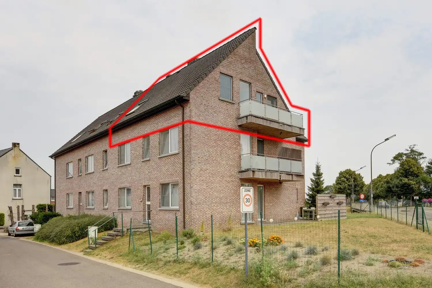 Ruim en energiezuinig Duplex-dakappartement met 4 slaapkamers, 2 badkamers en optionele garagestaanplaats foto 2