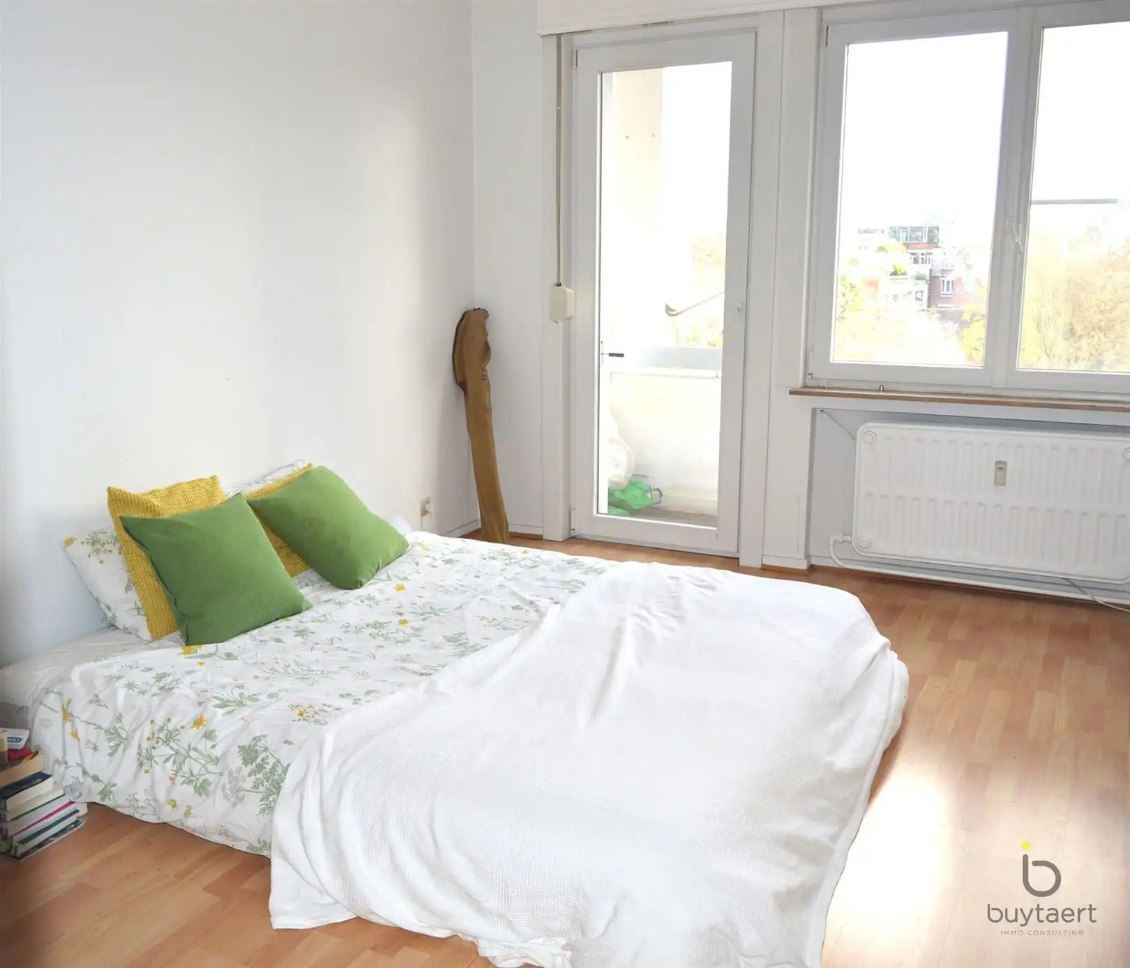Gezellig en licht twee slaapkamer appartement aan het Stadspark! foto 9