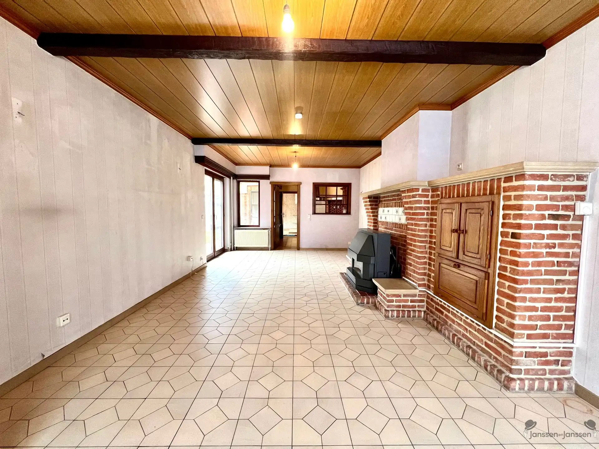 Charmante woning met garage foto 2