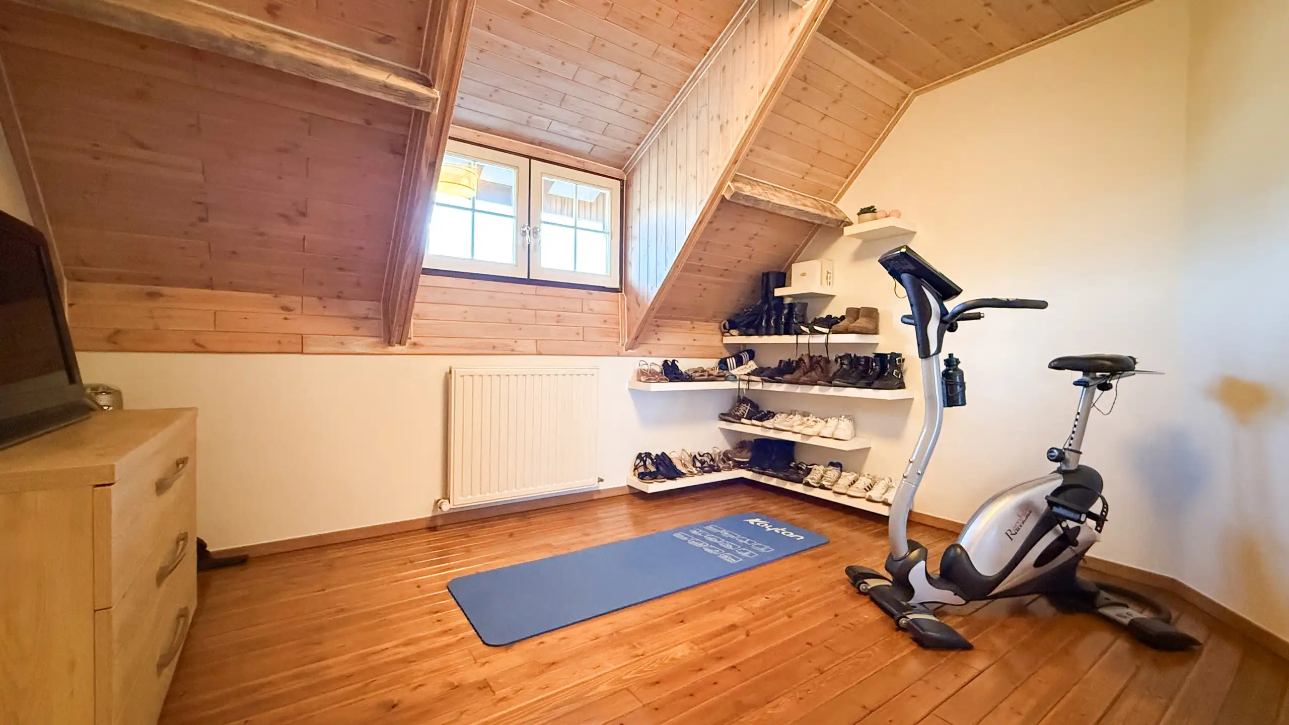 Instapklare gezinswoning met 5slpks, dubbele garage en tuin! foto 35