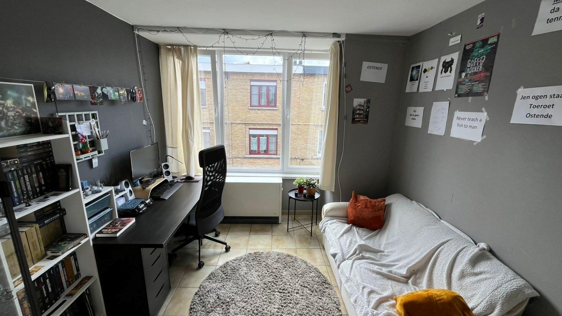 Centraal gelegen 1-slpk appartement aan UZ Gent! foto 3