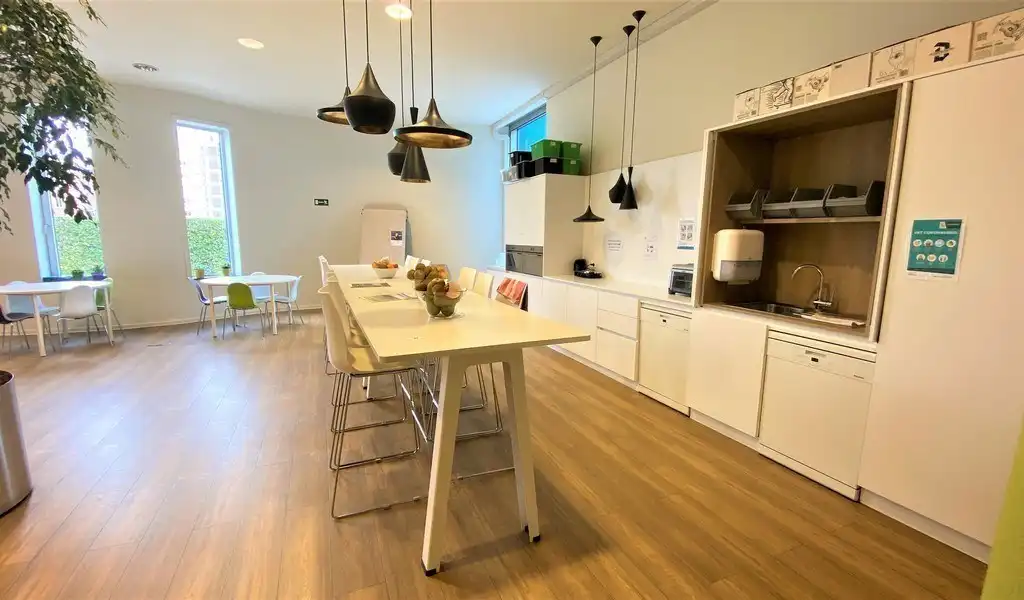 Vernieuwde kantoren te huur in Crepain gebouw aan Zuiderpoort in Gent foto 5