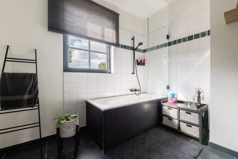 INSTAPKLAAR APPARTEMENT MET 2 SLKS, 2 AUTOSTAANPLAATSEN EN GEMEENSCHAPPELJKE TUIN OP TOPLOCATIE foto 23