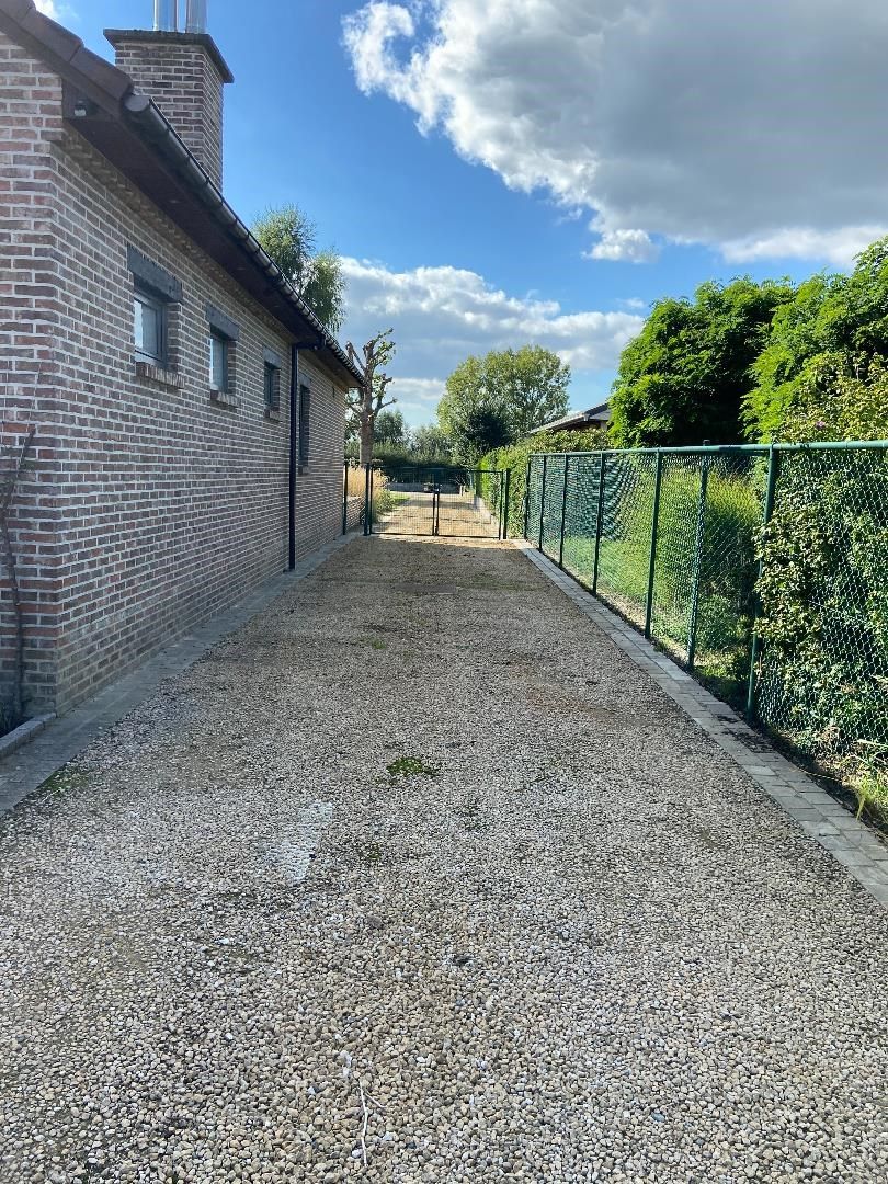 Alleenstaande woning met 4 slaapkamers en grote tuin foto 20