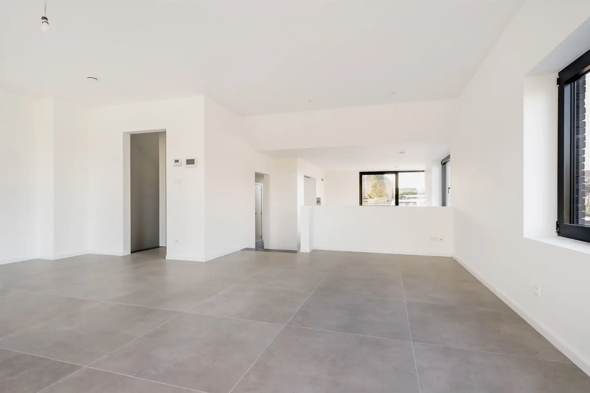 PRACHTIGE HALFOPEN NIEUWBOUWWONING met 3 / 4  slaapkamers en mogelijkheid om Privé met Professioneel te combineren (verkoop met registratierechten!) foto 7