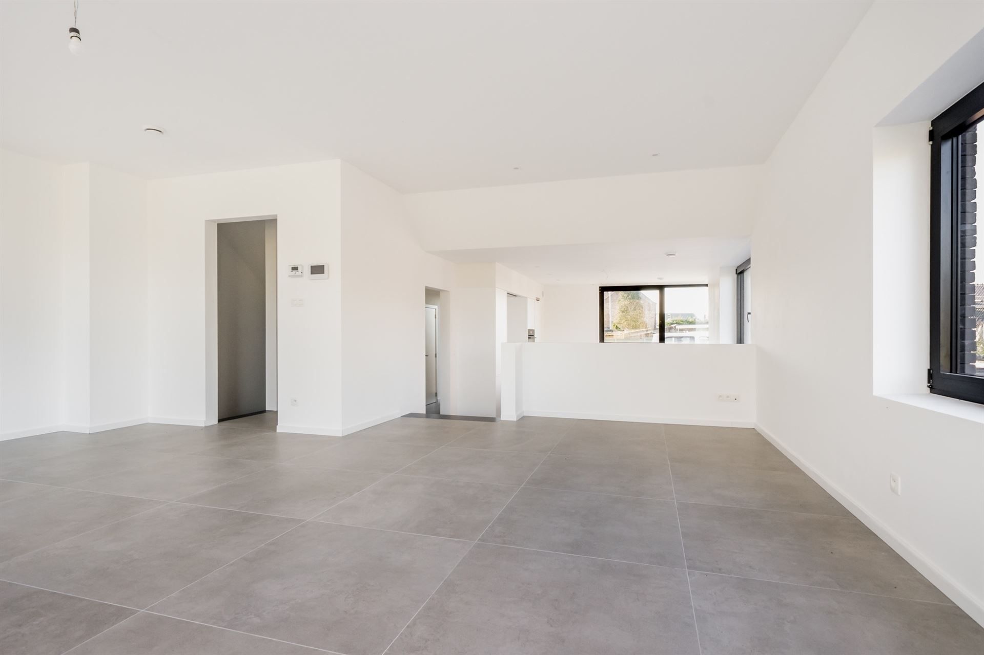 PRACHTIGE HALFOPEN NIEUWBOUWWONING met 3 / 4  slaapkamers en mogelijkheid om Privé met Professioneel te combineren (verkoop met registratierechten!) foto 7