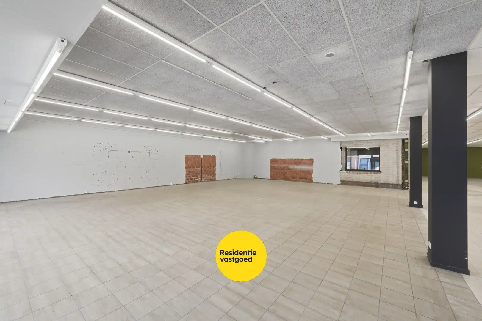 Commerciële ruimte te huur in het centrum van Aartrijke foto 4