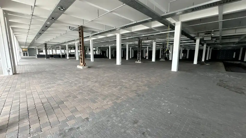 Magazijn met showroom te huur op commerciële site in haven Antwerpen foto 6