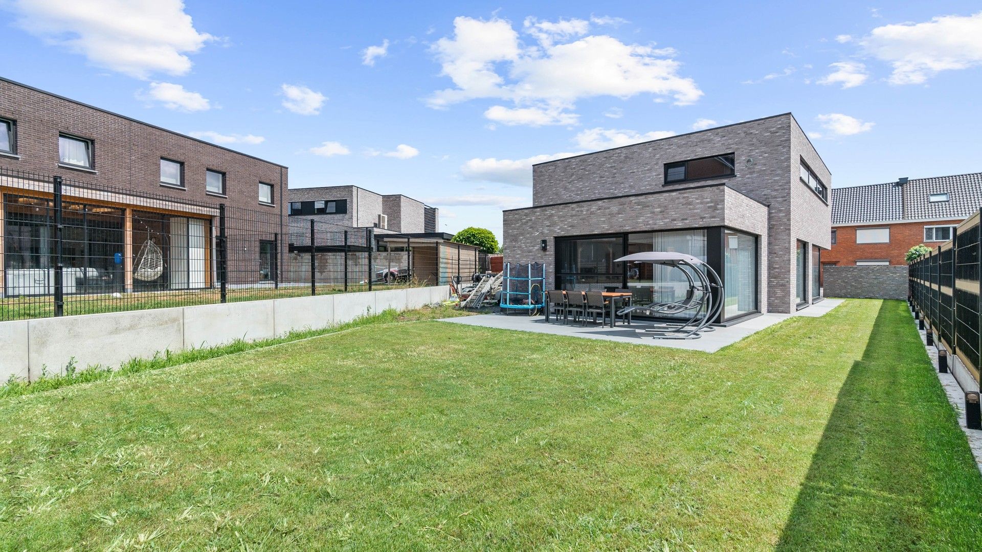 Hoogwaardig afgewerkte nieuwbouwwoning  met 4 slkprs in Opglabbeek foto 24