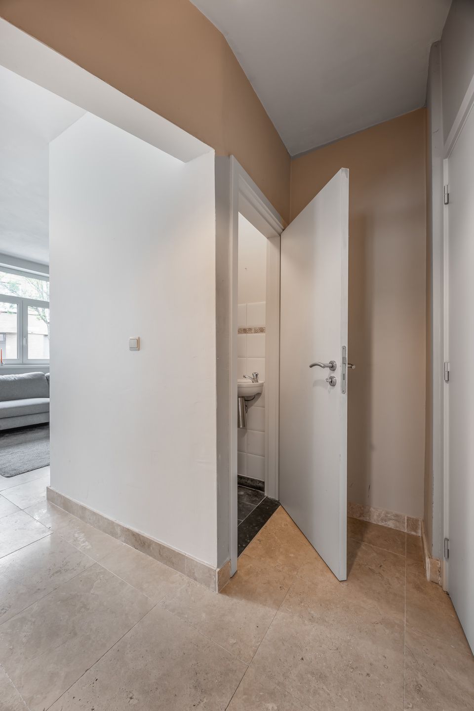 Lichtrijke ruime gelijkvloersappartement te Merksem foto 12