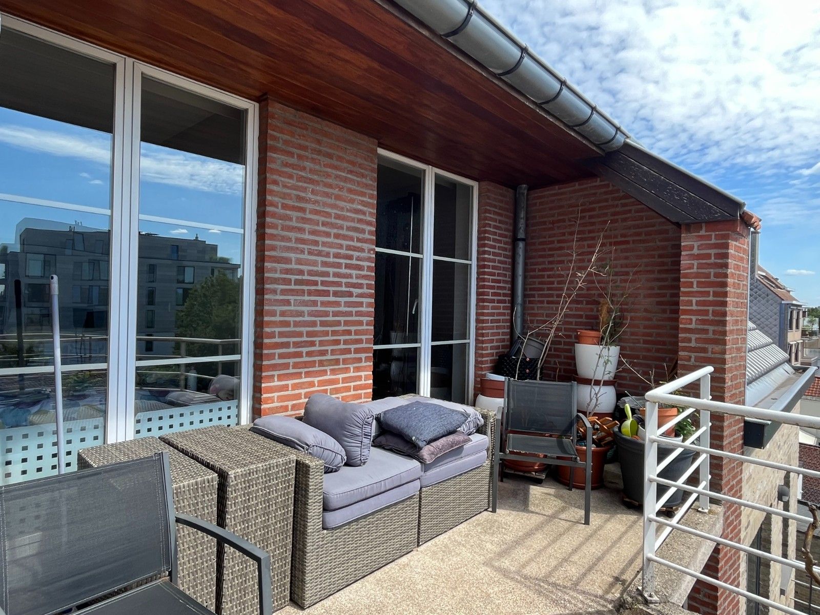 Aangenaam 2-slaapkamerappartement in hartje Waregem foto 9