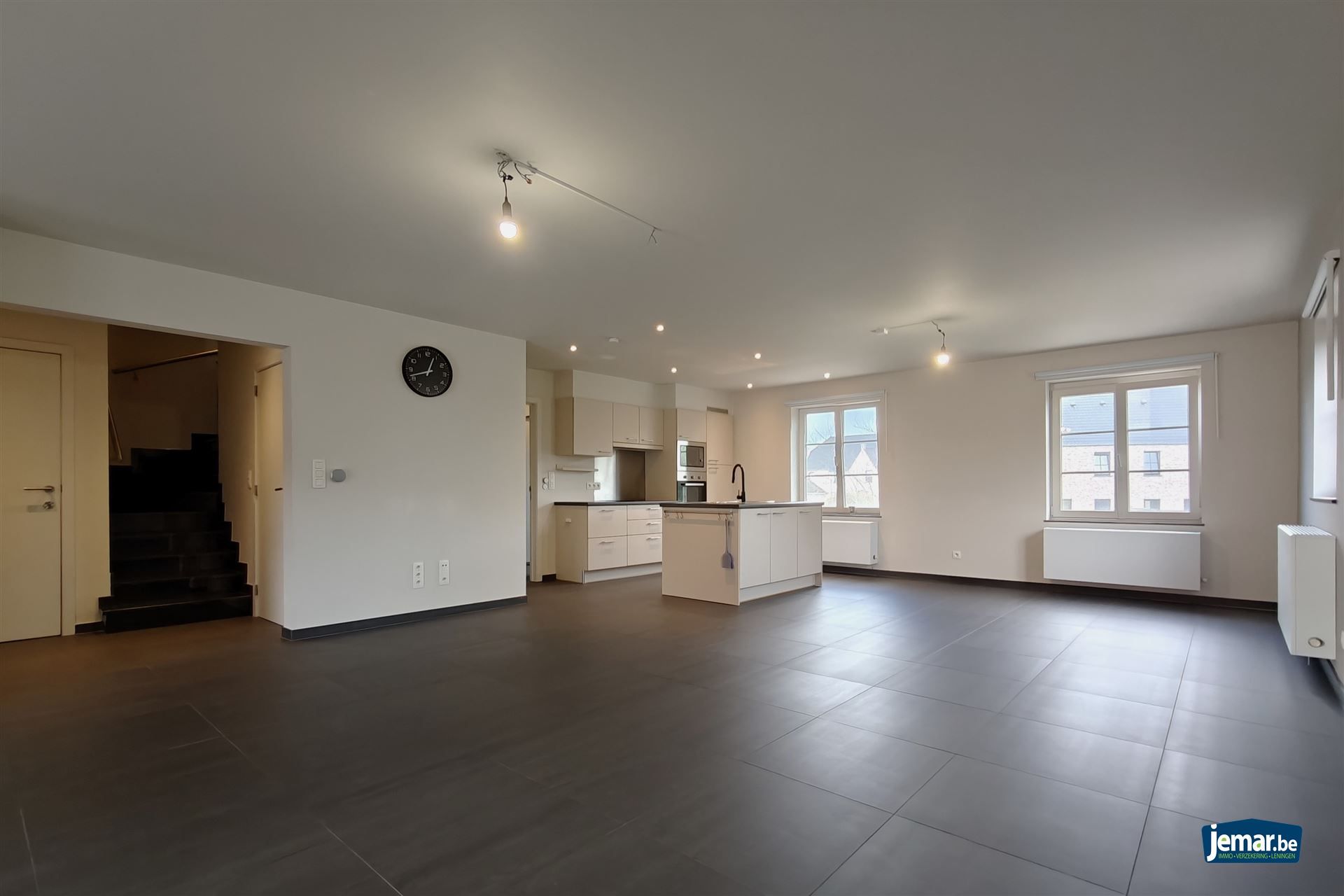 Ruime duplex (197m²) in een residentiële woonwijk te Munsterbilzen foto 3