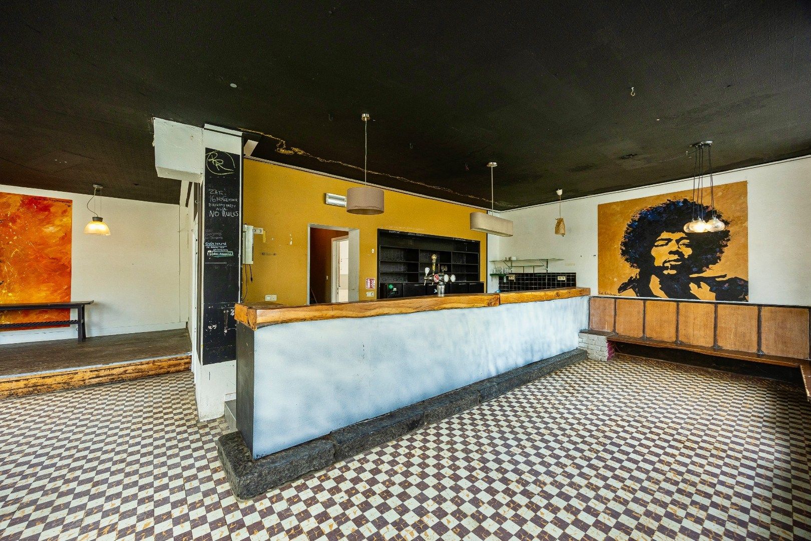 Veelzijdige opbrengsteigendom met café, appartement en topligging in Dworp foto 4