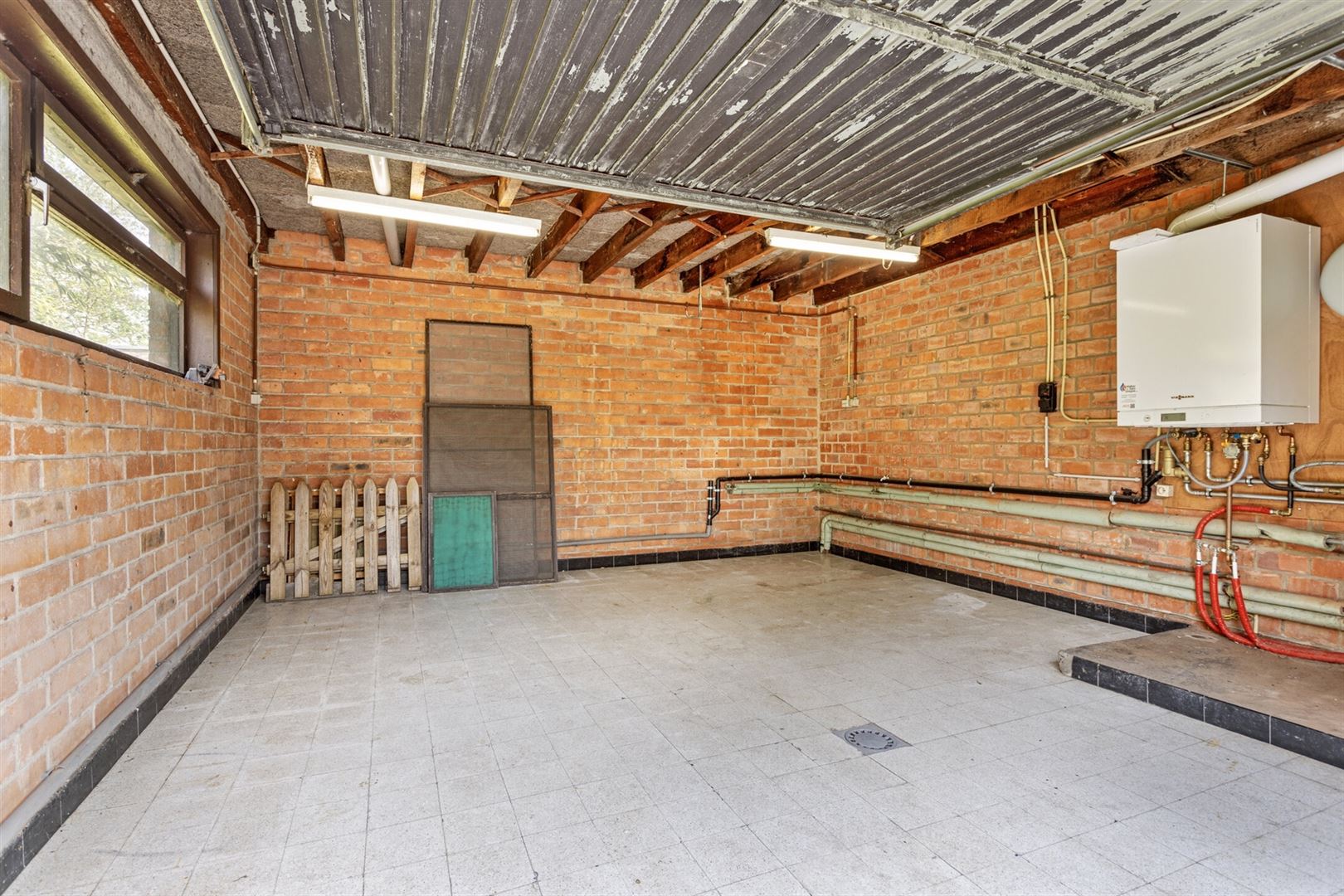 RUSTIG GELEGEN BUNGALOW MET GARAGE foto 20