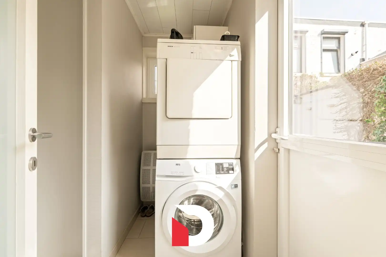 Riante burgerwoning te Kristus-Koning met 4 slk tuin en garagebox foto 13