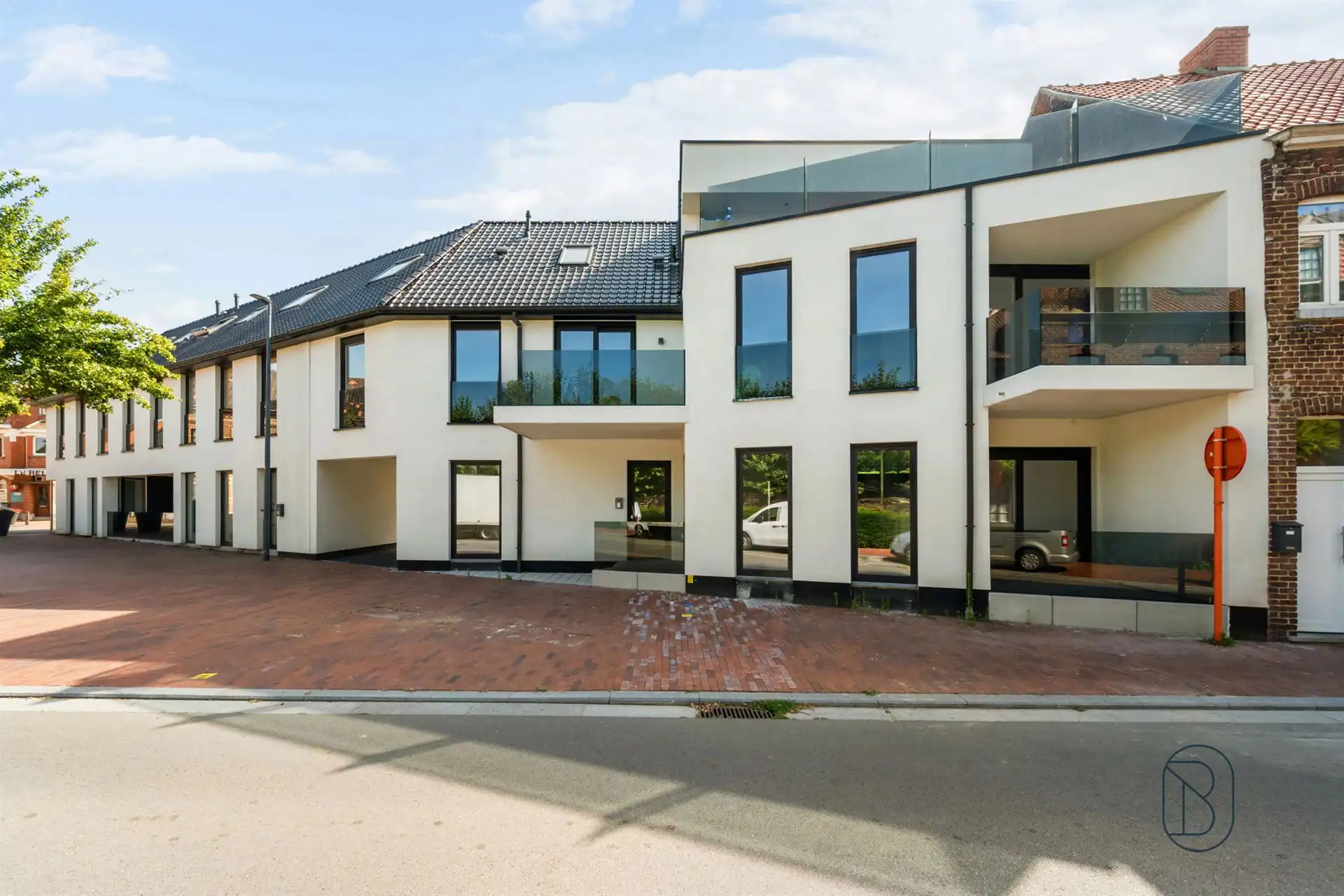 Luxueus wonen in het centrum van Spiere-Helkijn! foto {{pictureIndex}}