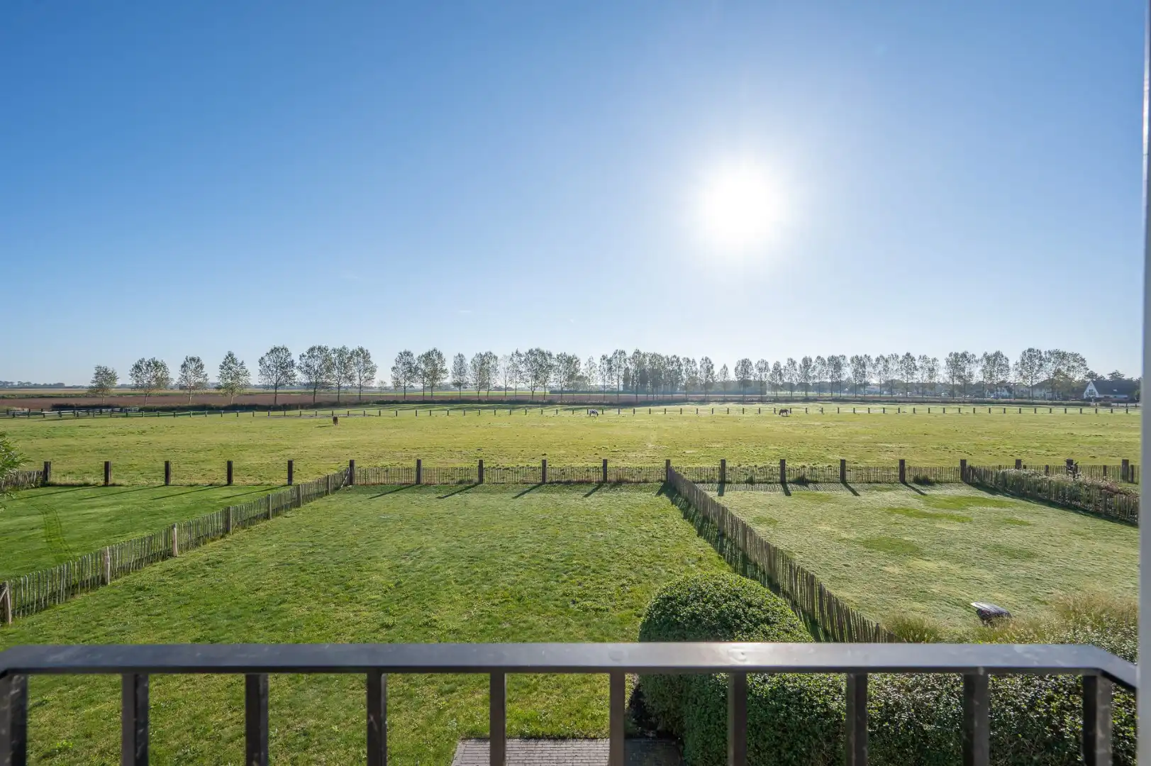 Exclusieve alleenstaande villa met panoramisch zicht over de Polders foto 22