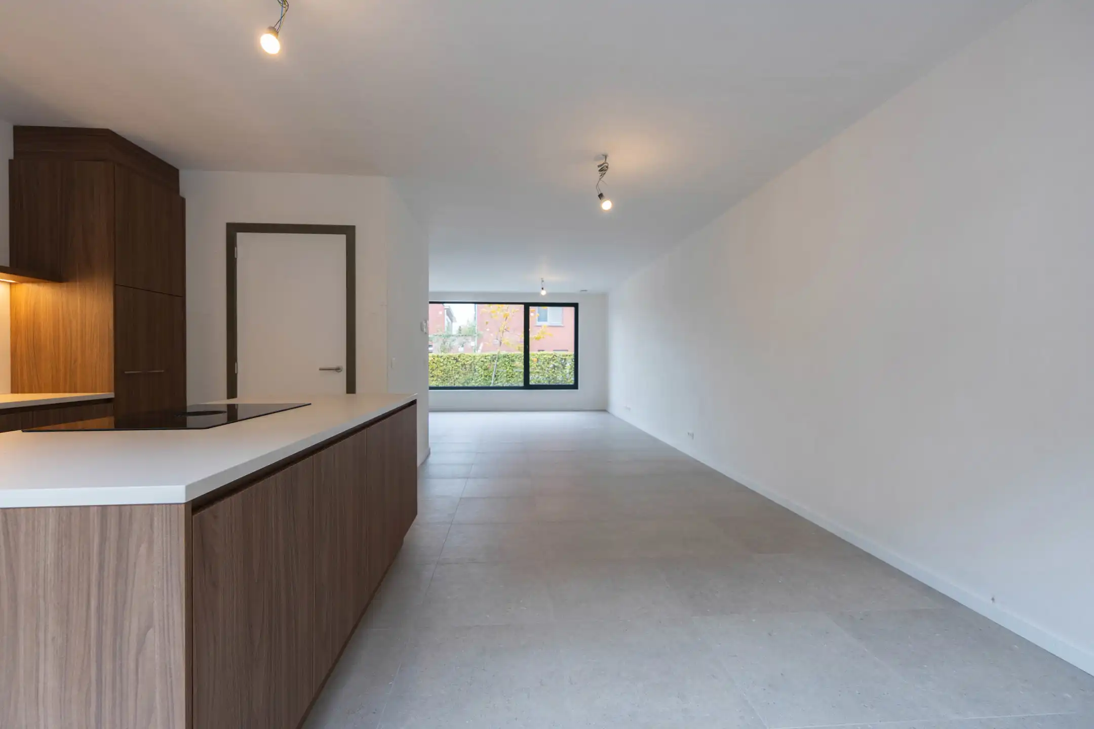 BRASSCHAAT - Modernistische, groene oase in hartje Brasschaat foto 4