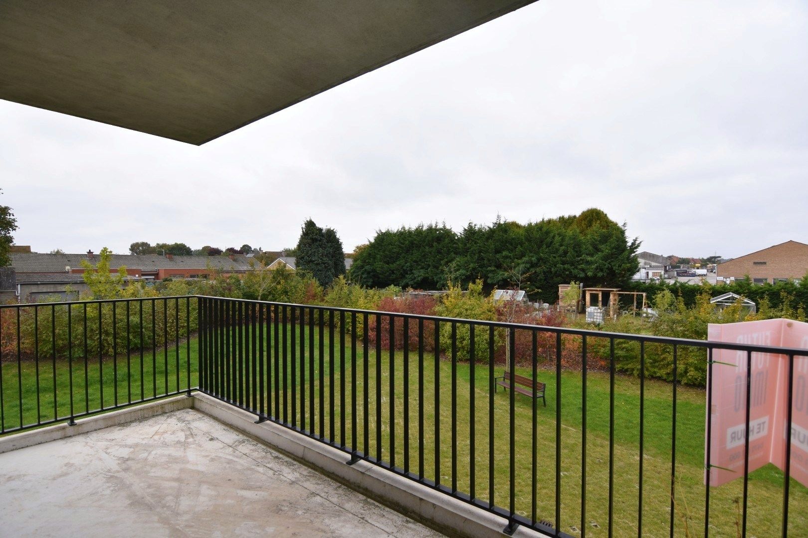 Lichtrijk 2-slpk appartement met ruim terras foto 6