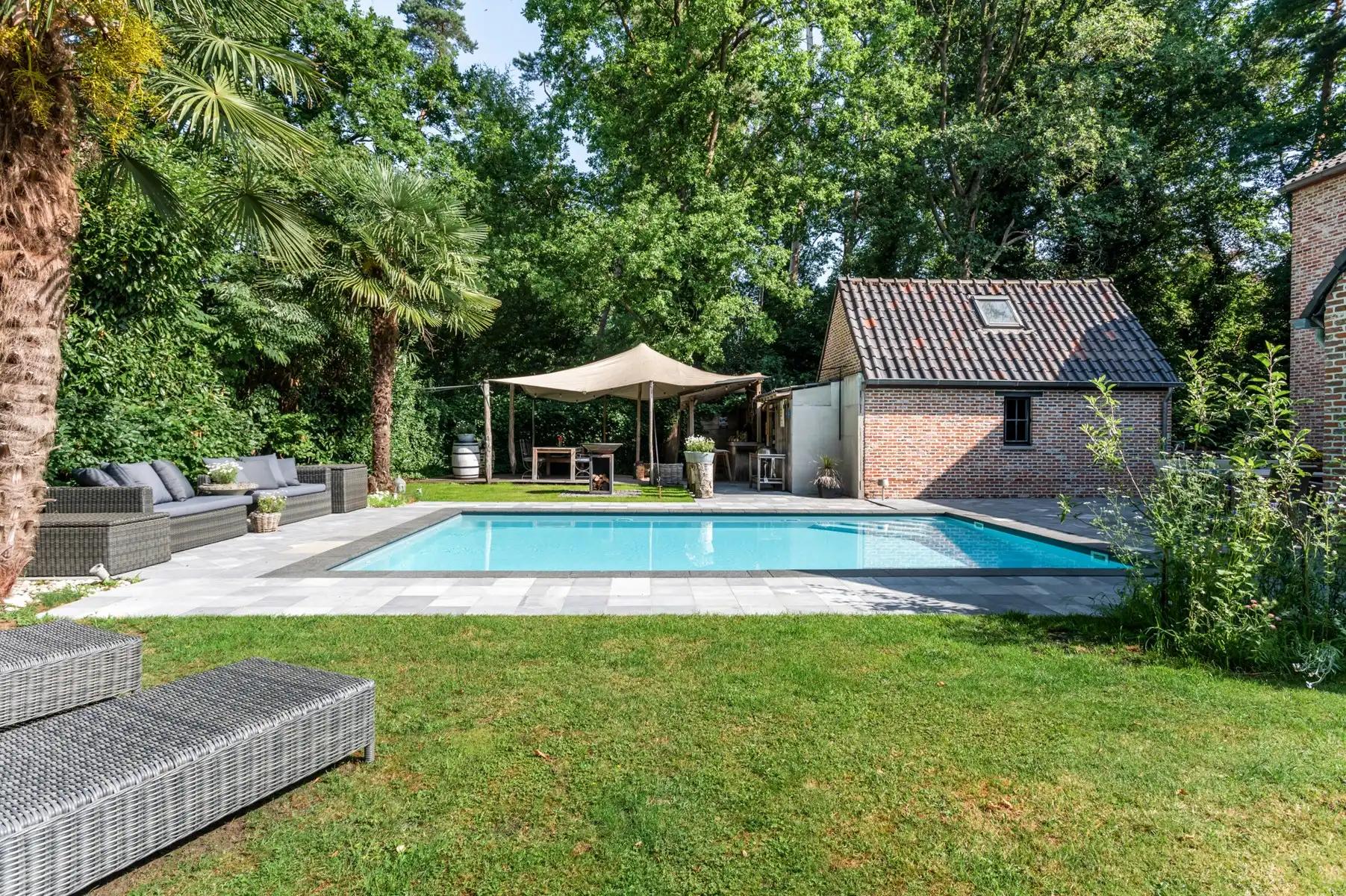 IN OPTIE !! Charmante en ruime villa met zwembad foto 3