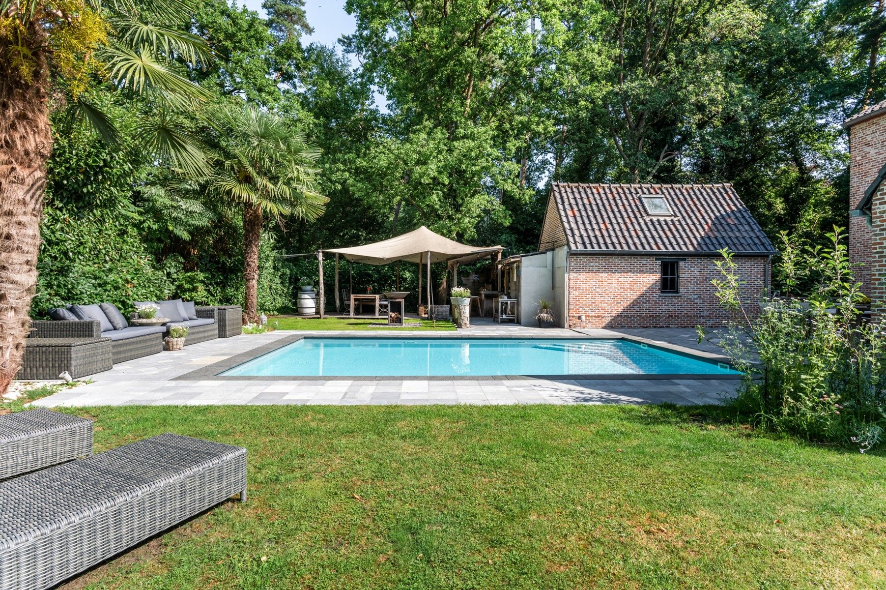 IN OPTIE !! Charmante en ruime villa met zwembad foto 3