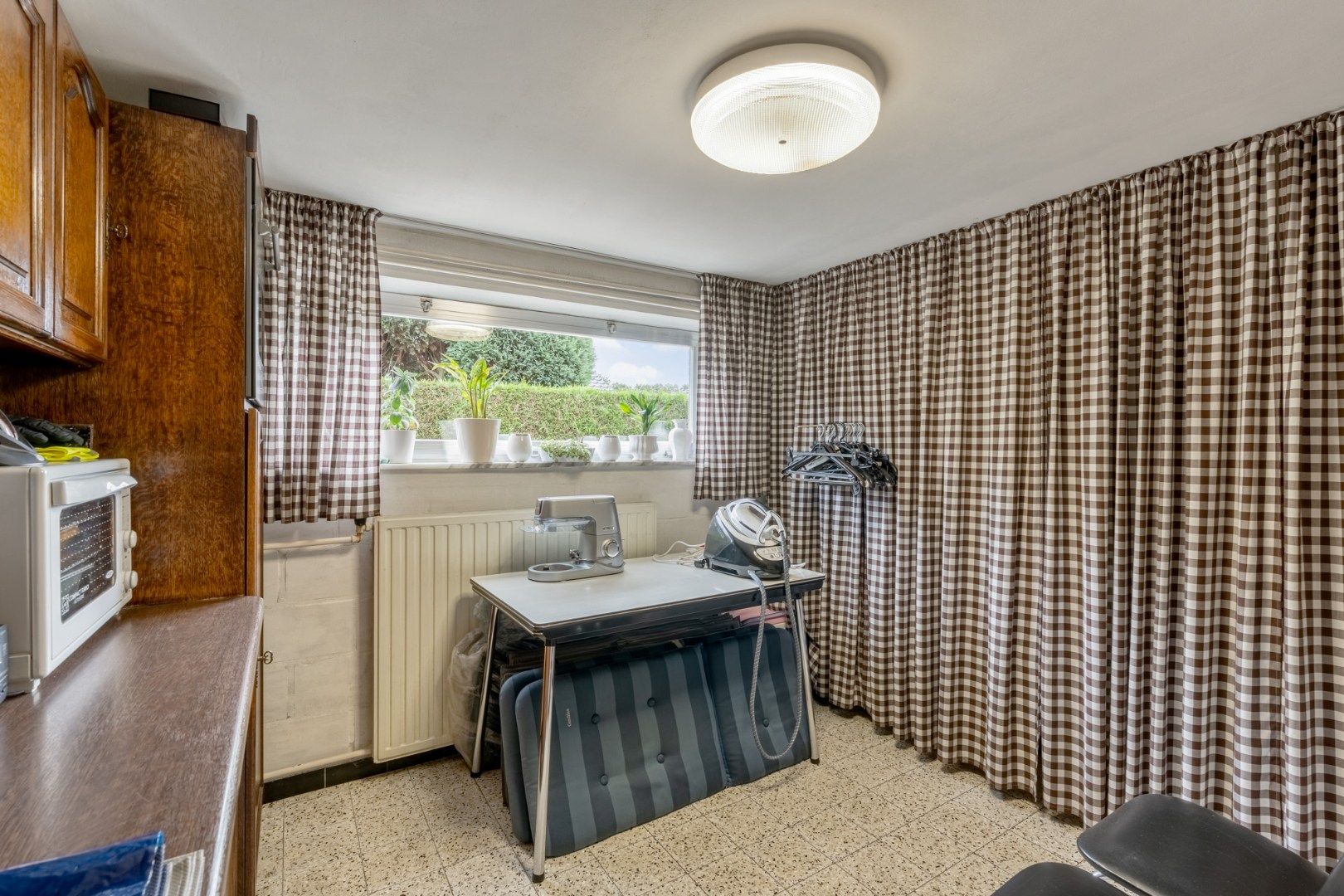 Goed onderhouden split-levelgezinswoning met paardenstallen op een riant perceel van maar liefst 68a79ca!  foto 22