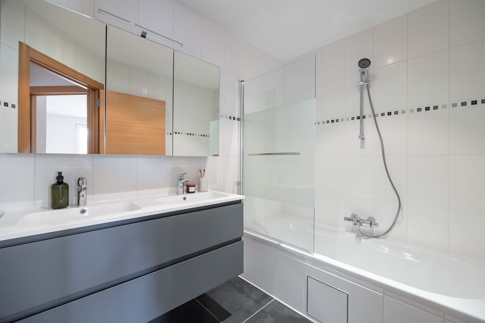Instapklaar appartement met twee slaapkamers  foto 9