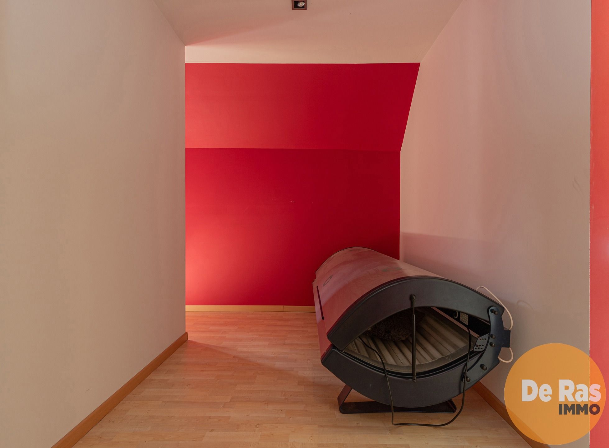 BURST – Ruime bungalow met zwembad en aparte woonruimte foto 19